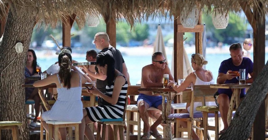 Kein Bier nach 21 Uhr: Makarska verbietet als erste Stadt Kroatiens den nächtlichen Alkoholerwerb im Handel